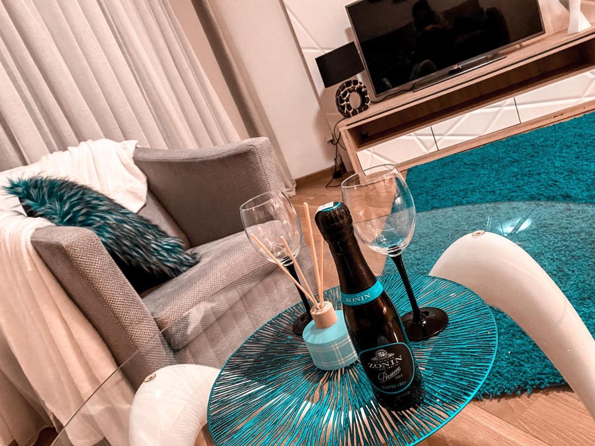 Apartament Solna 80 - Centrum Miasta Z Podziemnym Garazem Kielce Extérieur photo