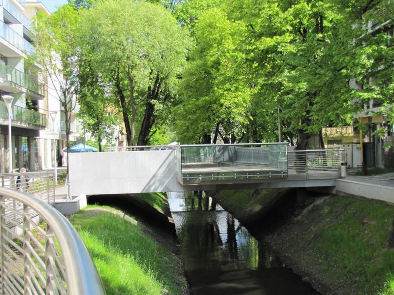 Apartament Solna 80 - Centrum Miasta Z Podziemnym Garazem Kielce Extérieur photo